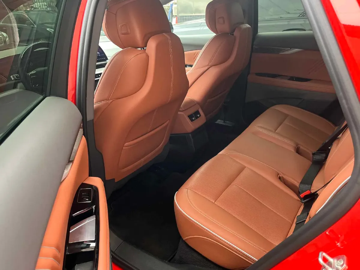 2024 Cadillac OPTIQ BEV 79.7KWH,autocango,china used car exporter,china ev exporter,chinese used car exporter,chinese used ev exporter