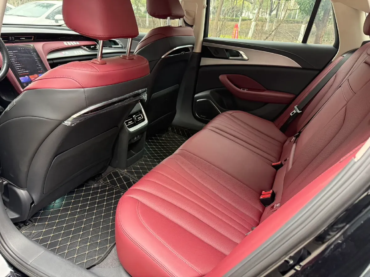 2023 HongQi H5 2.0T 224HP L4 8AT,autocango,china used car exporter,china ev exporter,chinese used car exporter,chinese used ev exporter