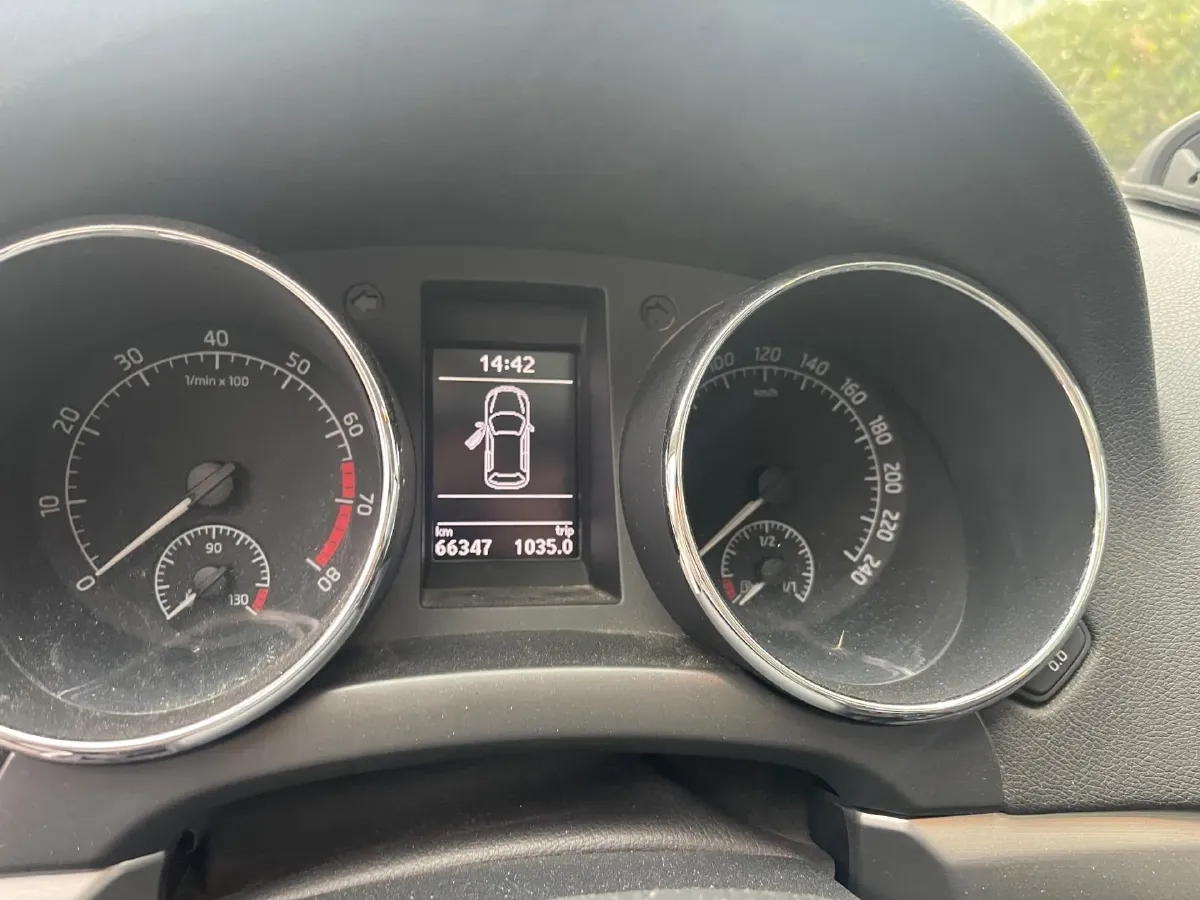 2017 Skoda Yeti 1.8T 160HP L4 6DCT,autocango,china used car exporter,china ev exporter,chinese used car exporter,chinese used ev exporter