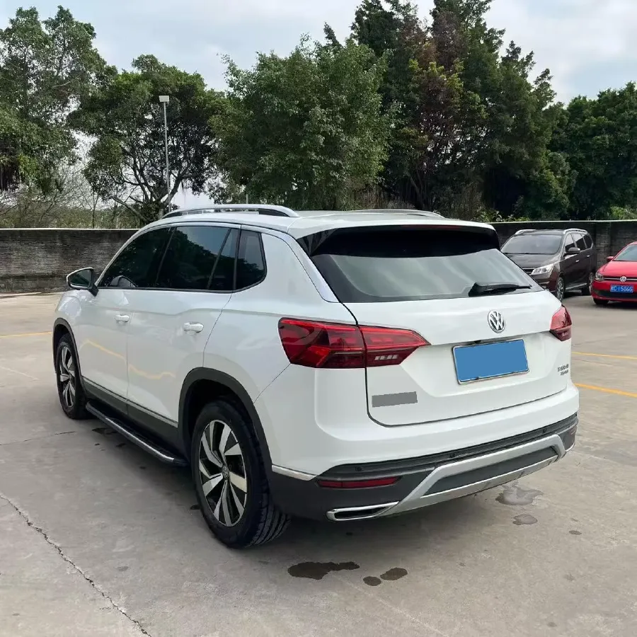 2019 Jeep Cherokee 2.0T 234HP L4 9AT,autocango,china used car exporter,china ev exporter,chinese used car exporter,chinese used ev exporter