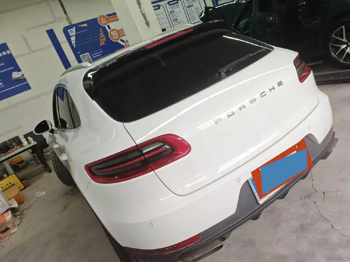2017 Porsche Macan 2.0T 252HP L4 7DCT,autocango,china used car exporter,china ev exporter,chinese used car exporter,chinese used ev exporter