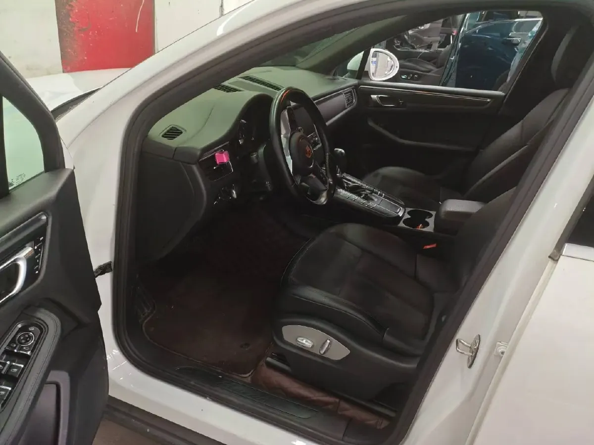 2017 Porsche Macan 2.0T 252HP L4 7DCT,autocango,china used car exporter,china ev exporter,chinese used car exporter,chinese used ev exporter