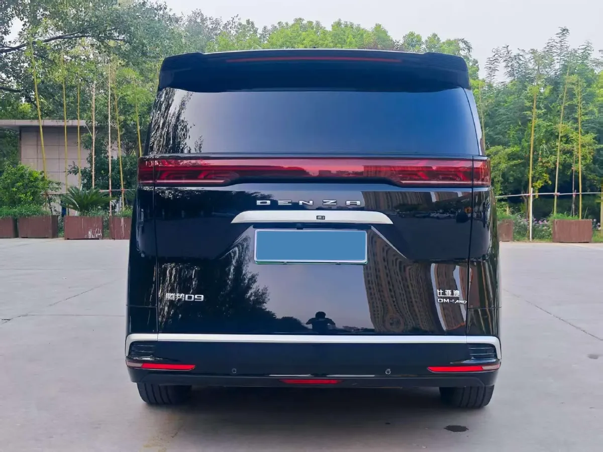 2024 Denza D9 1.5T 139HP L4 E-CVT PHEV 40KWH,autocango,china used car exporter,china ev exporter,chinese used car exporter,chinese used ev exporter