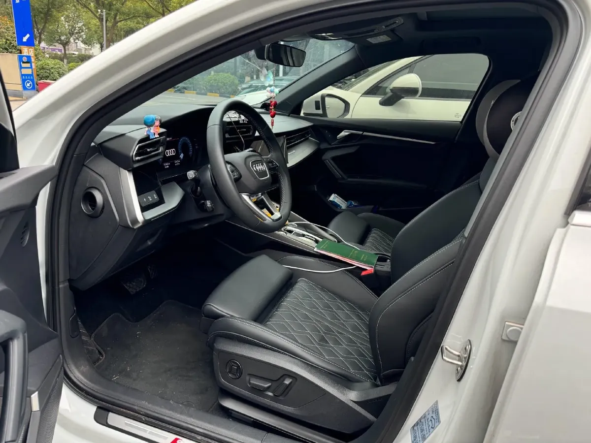 2025 Audi A3 1.5T 160HP L4 7DCT,autocango,china used car exporter,china ev exporter,chinese used car exporter,chinese used ev exporter