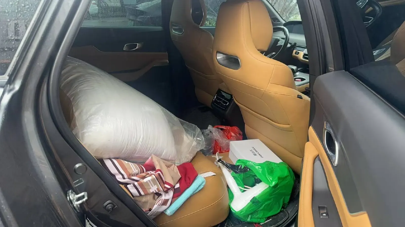 2021 ChangAn UNI-K 2.0T 233HP L4 8AT,autocango,china used car exporter,china ev exporter,chinese used car exporter,chinese used ev exporter