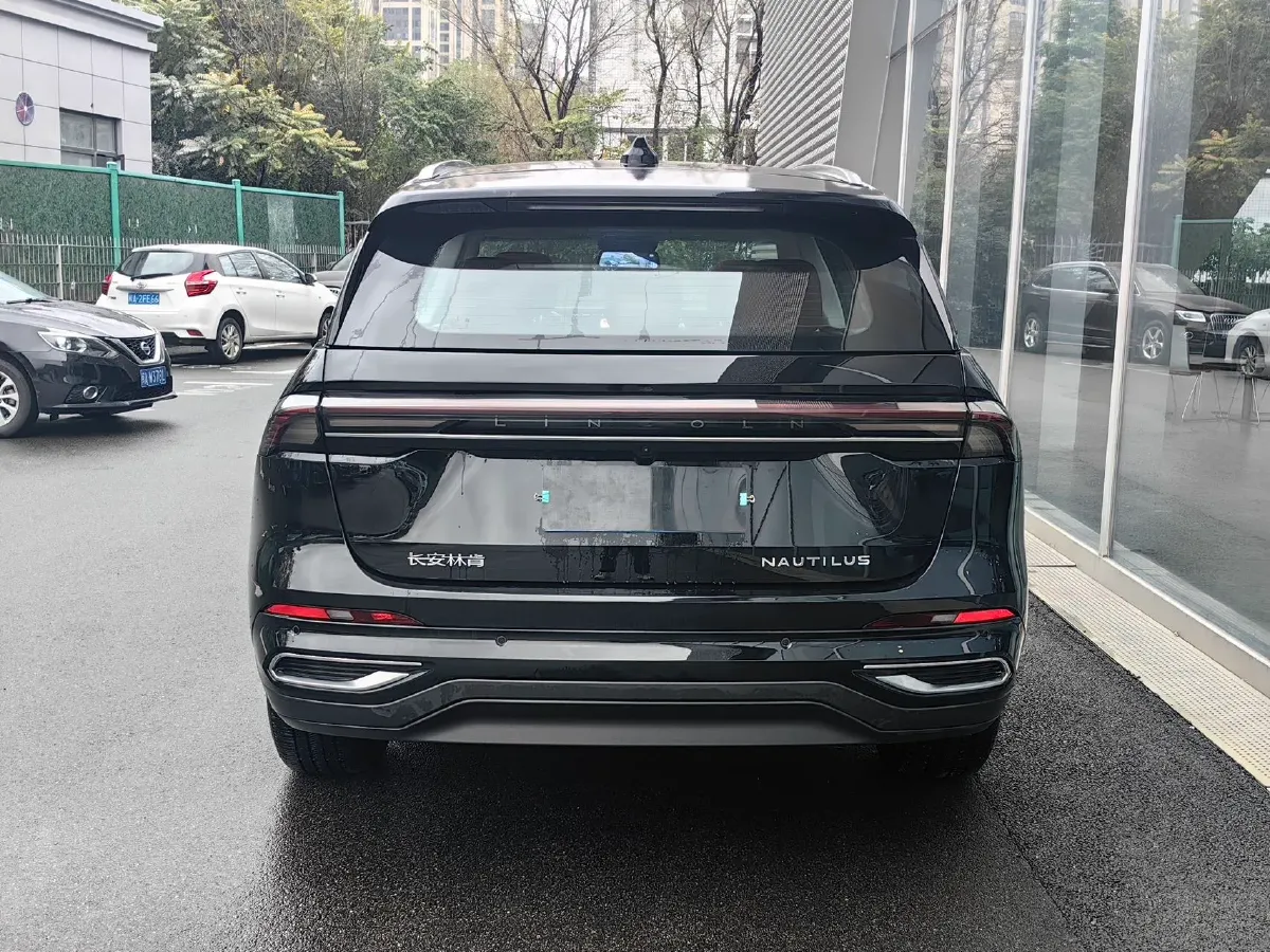 2025 Lincoln Nautilus 2.0T 261HP L4 8AT,autocango,china used car exporter,china ev exporter,chinese used car exporter,chinese used ev exporter