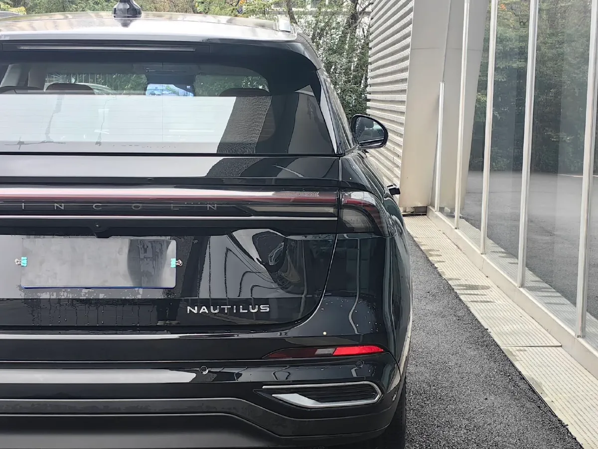 2025 Lincoln Nautilus 2.0T 261HP L4 8AT,autocango,china used car exporter,china ev exporter,chinese used car exporter,chinese used ev exporter