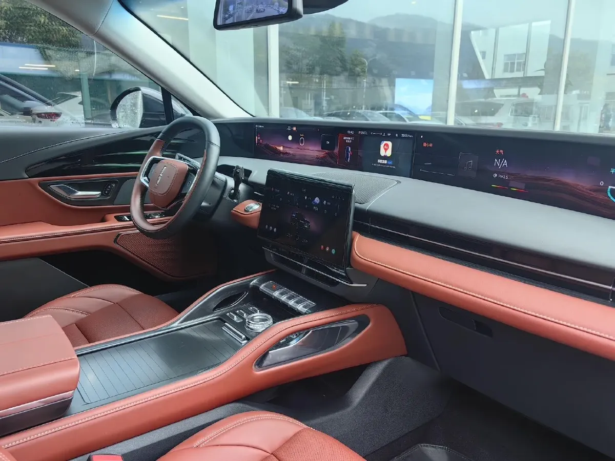 2025 Lincoln Nautilus 2.0T 261HP L4 8AT,autocango,china used car exporter,china ev exporter,chinese used car exporter,chinese used ev exporter