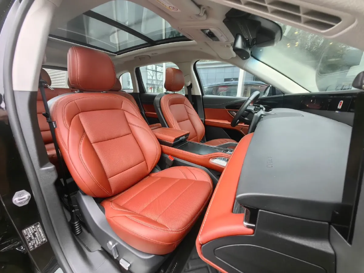 2025 Lincoln Nautilus 2.0T 261HP L4 8AT,autocango,china used car exporter,china ev exporter,chinese used car exporter,chinese used ev exporter