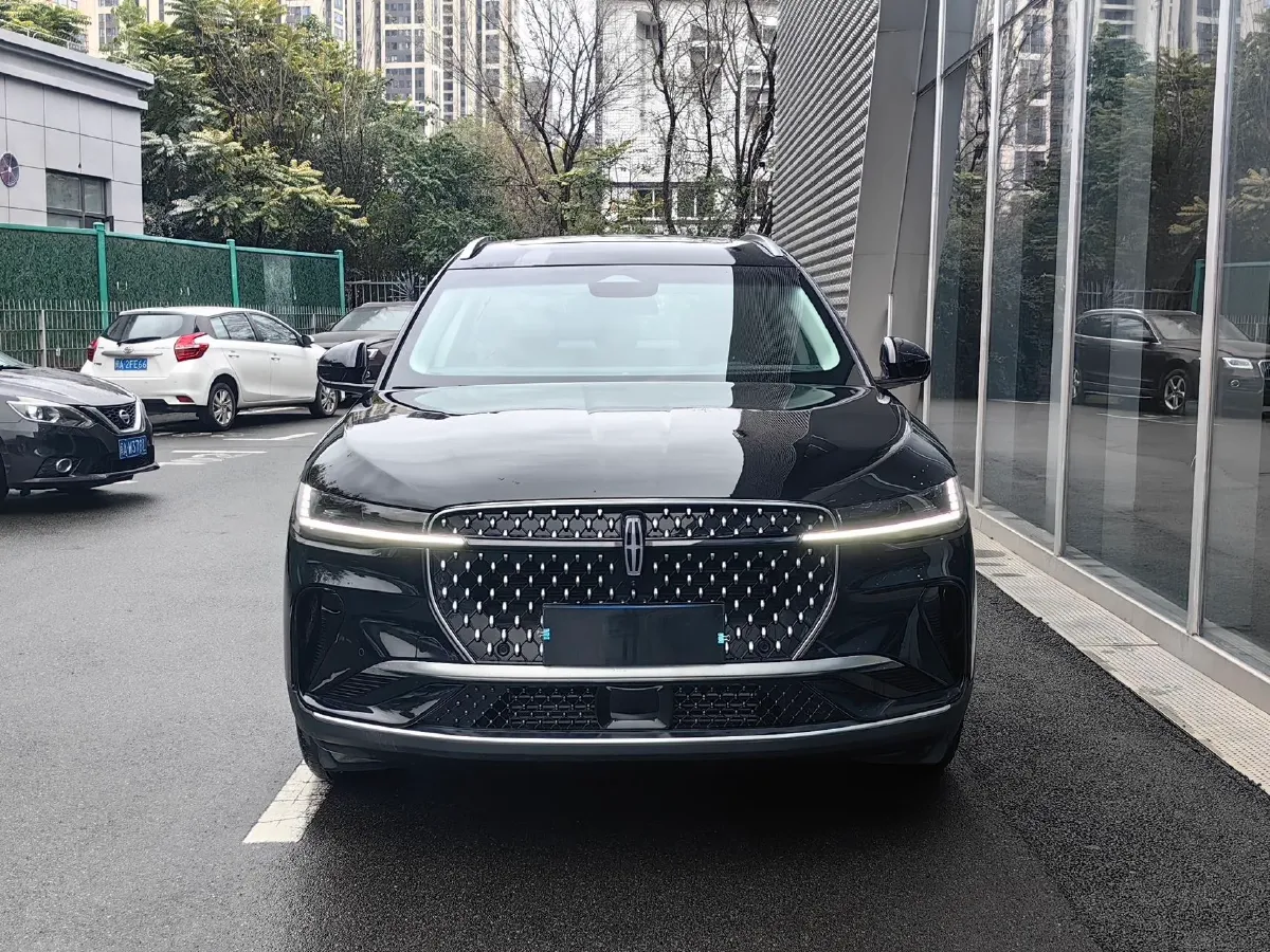 2025 Lincoln Nautilus 2.0T 261HP L4 8AT,autocango,china used car exporter,china ev exporter,chinese used car exporter,chinese used ev exporter