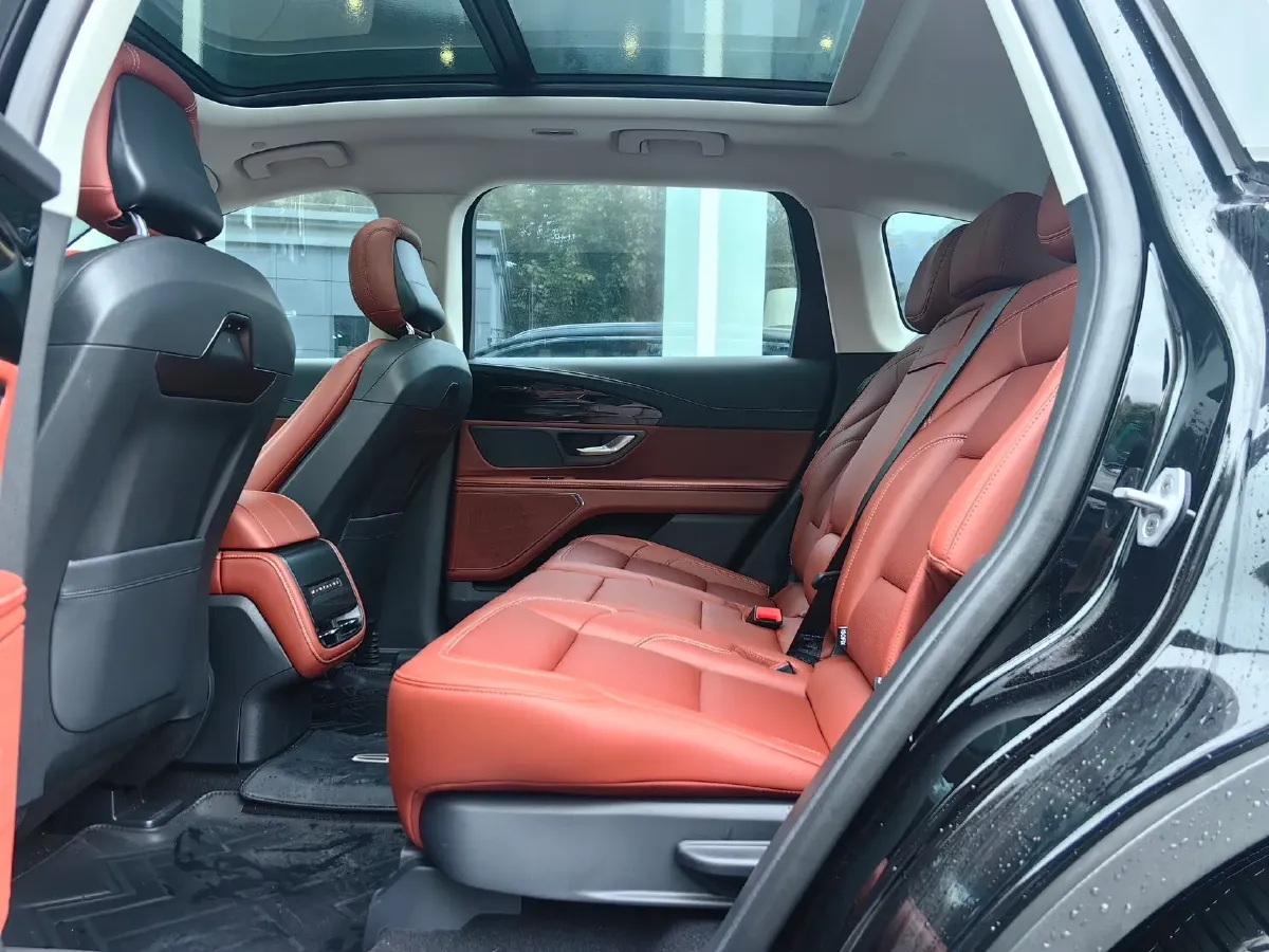 2025 Lincoln Nautilus 2.0T 261HP L4 8AT,autocango,china used car exporter,china ev exporter,chinese used car exporter,chinese used ev exporter