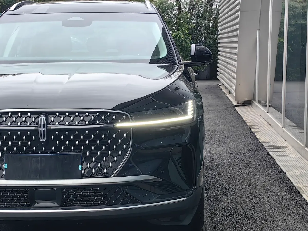 2025 Lincoln Nautilus 2.0T 261HP L4 8AT,autocango,china used car exporter,china ev exporter,chinese used car exporter,chinese used ev exporter