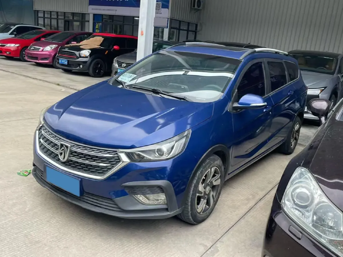 2017 BaoJun 310 1.5L 112HP L4 6MT,autocango,china used car exporter,china ev exporter,chinese used car exporter,chinese used ev exporter