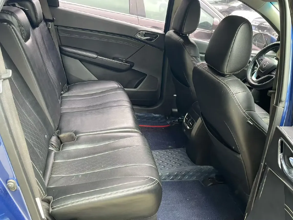 2017 BaoJun 310 1.5L 112HP L4 6MT,autocango,china used car exporter,china ev exporter,chinese used car exporter,chinese used ev exporter