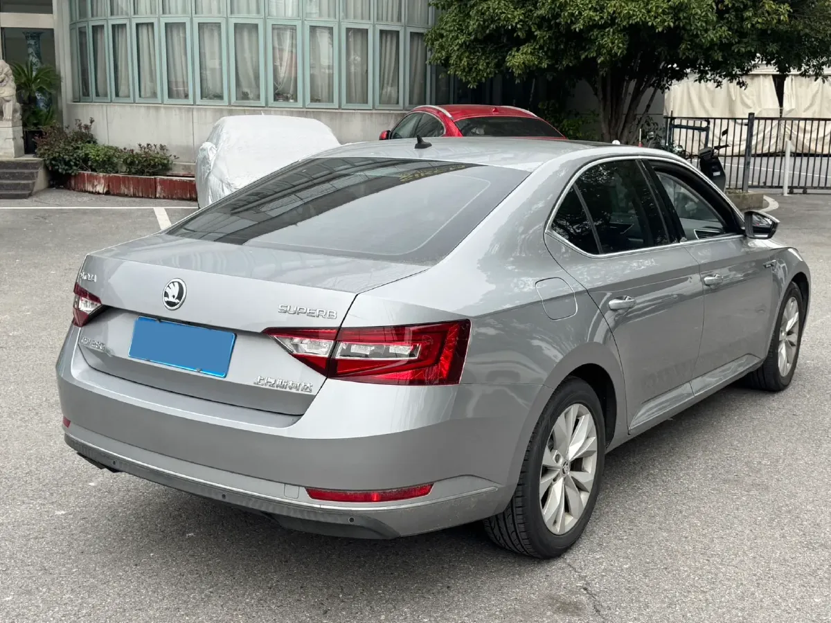 2016 Skoda Superb 1.4T 150HP L4 7DCT,autocango,china used car exporter,china ev exporter,chinese used car exporter,chinese used ev exporter