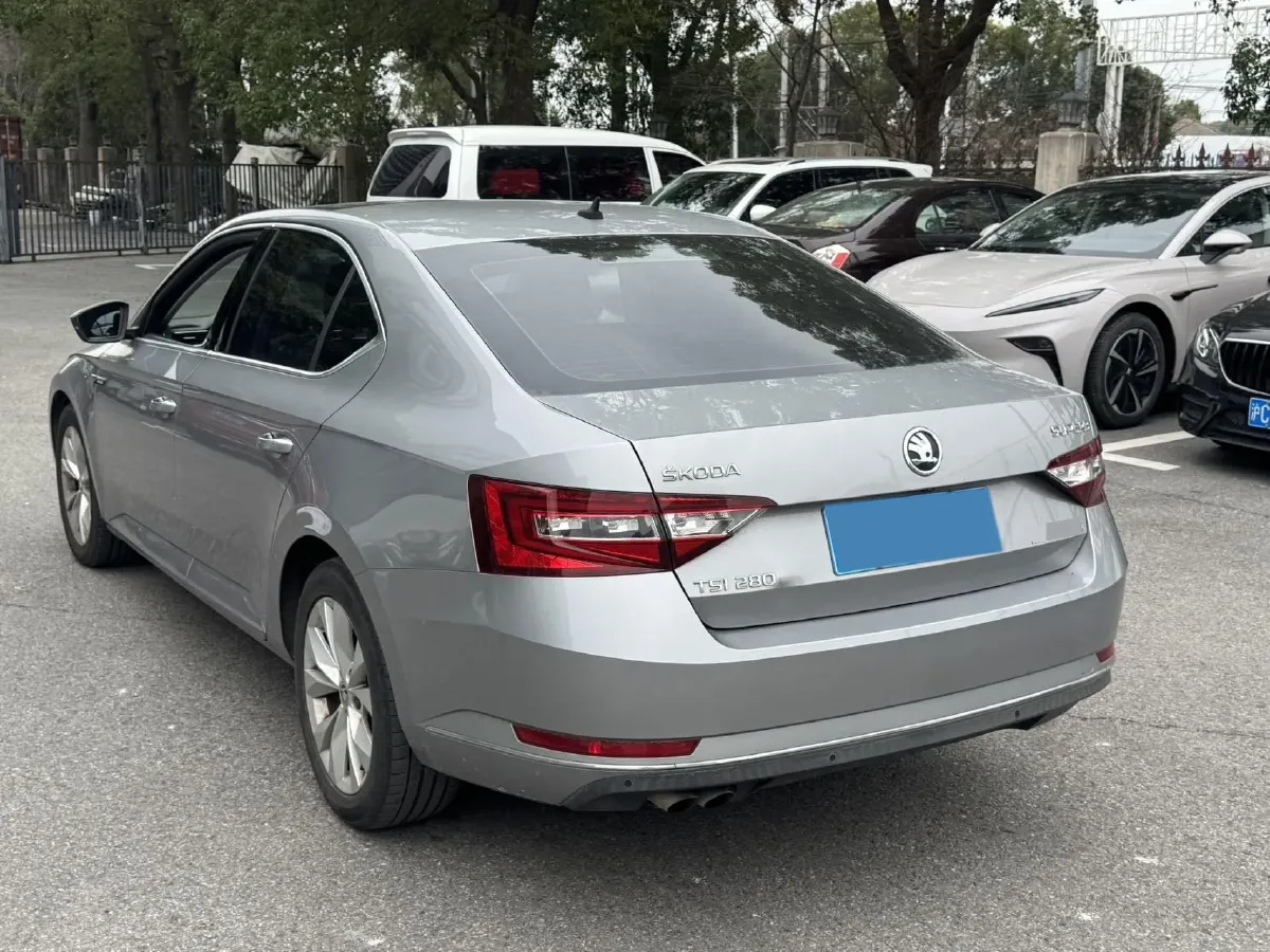 2016 Skoda Superb 1.4T 150HP L4 7DCT,autocango,china used car exporter,china ev exporter,chinese used car exporter,chinese used ev exporter