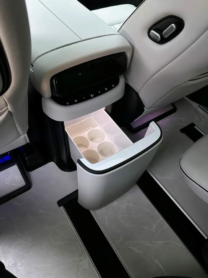 2024 Xpeng X9 BEV 101.5KWH,autocango,china used car exporter,china ev exporter,chinese used car exporter,chinese used ev exporter