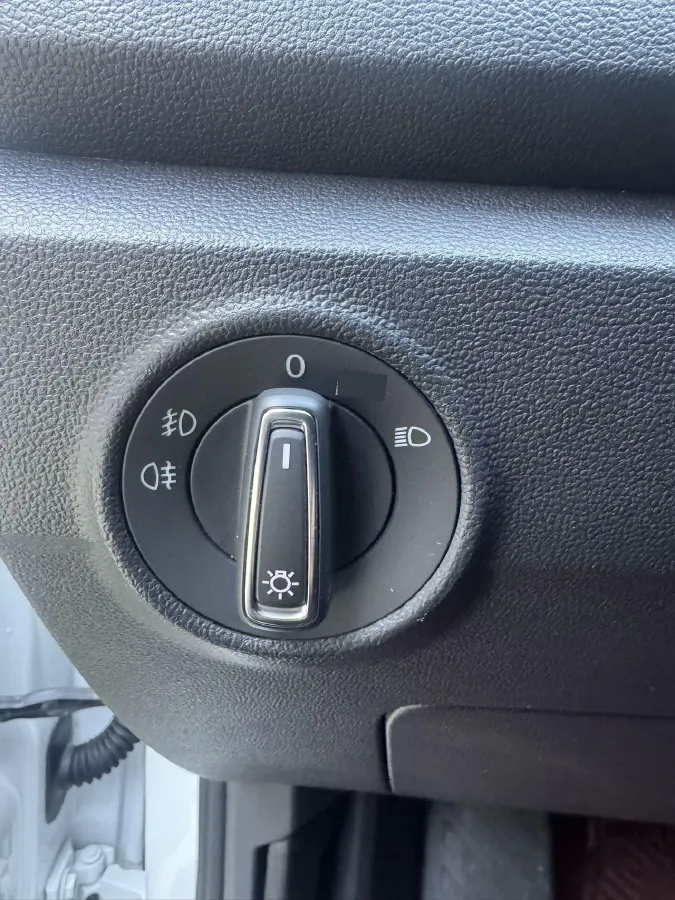 2021 Volkswagen T-Roc 1.4T 150HP L4 7DCT,autocango,china used car exporter,china ev exporter,chinese used car exporter,chinese used ev exporter