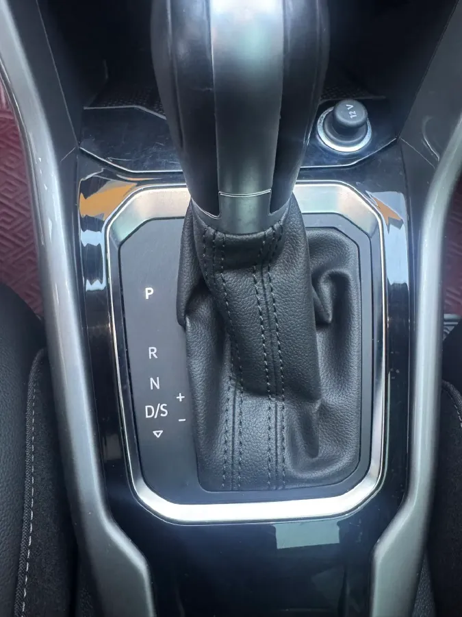 2021 Volkswagen T-Roc 1.4T 150HP L4 7DCT,autocango,china used car exporter,china ev exporter,chinese used car exporter,chinese used ev exporter