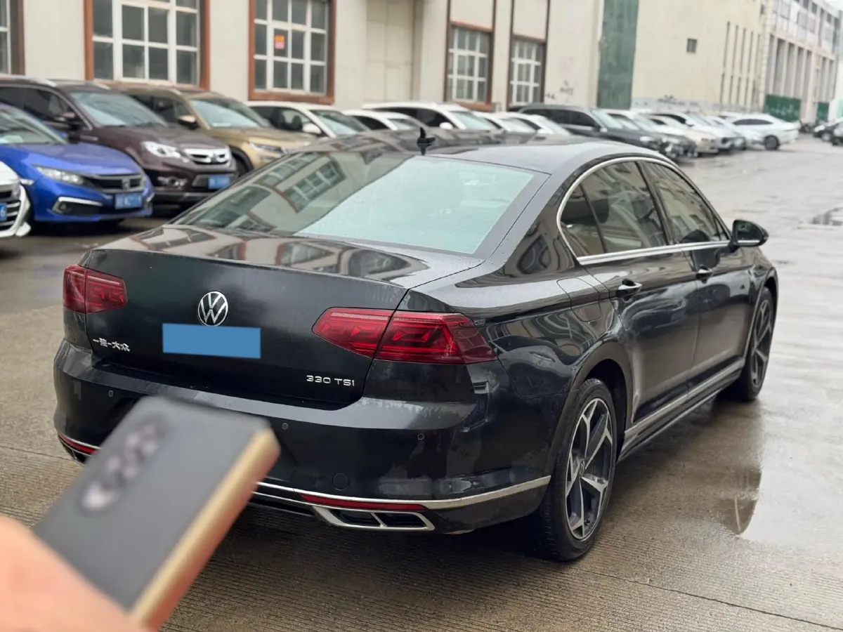 2023 Volkswagen Magotan 2.0T 186HP L4 7DCT,autocango,china used car exporter,china ev exporter,chinese used car exporter,chinese used ev exporter