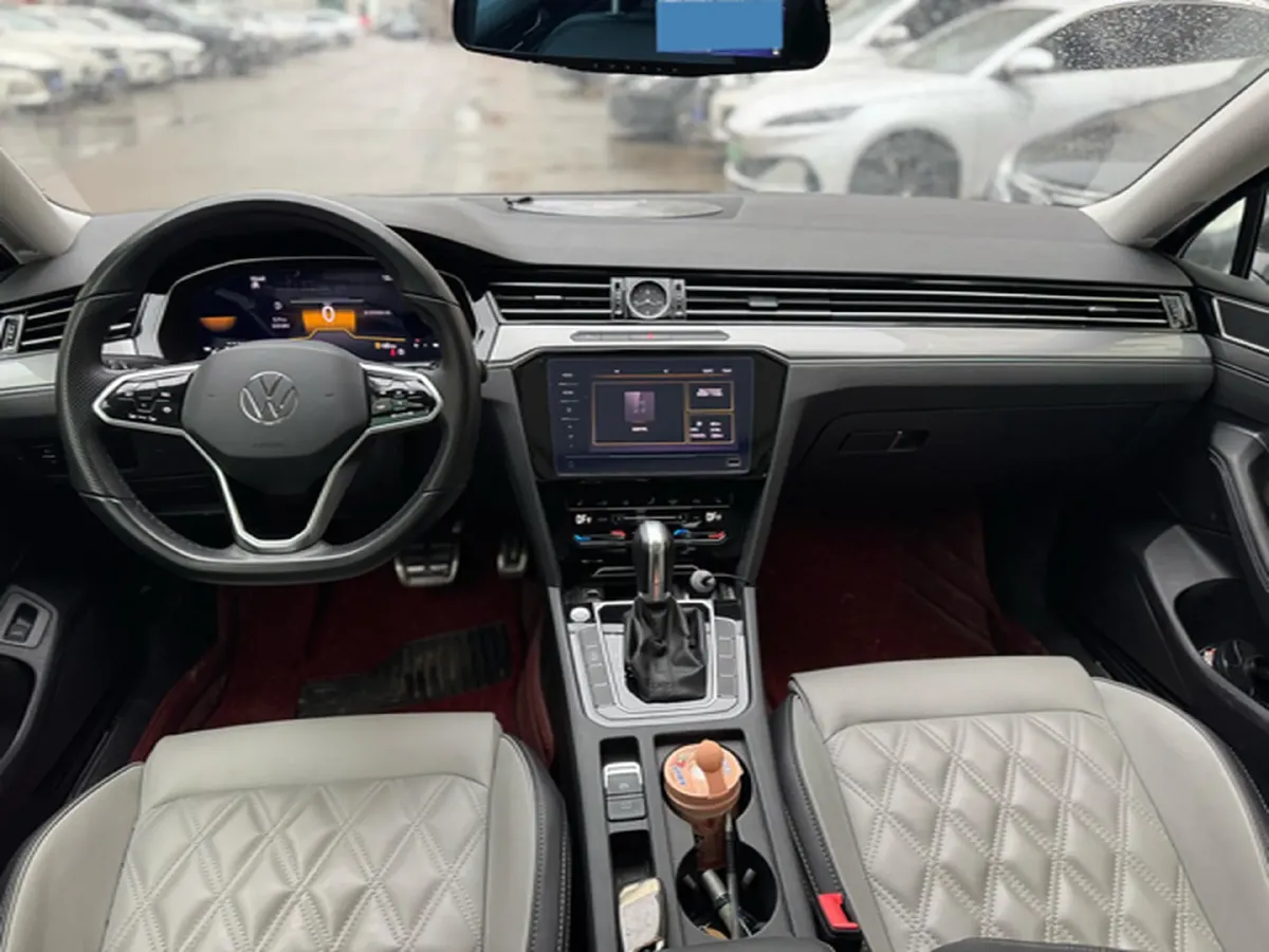 2023 Volkswagen Magotan 2.0T 186HP L4 7DCT,autocango,china used car exporter,china ev exporter,chinese used car exporter,chinese used ev exporter