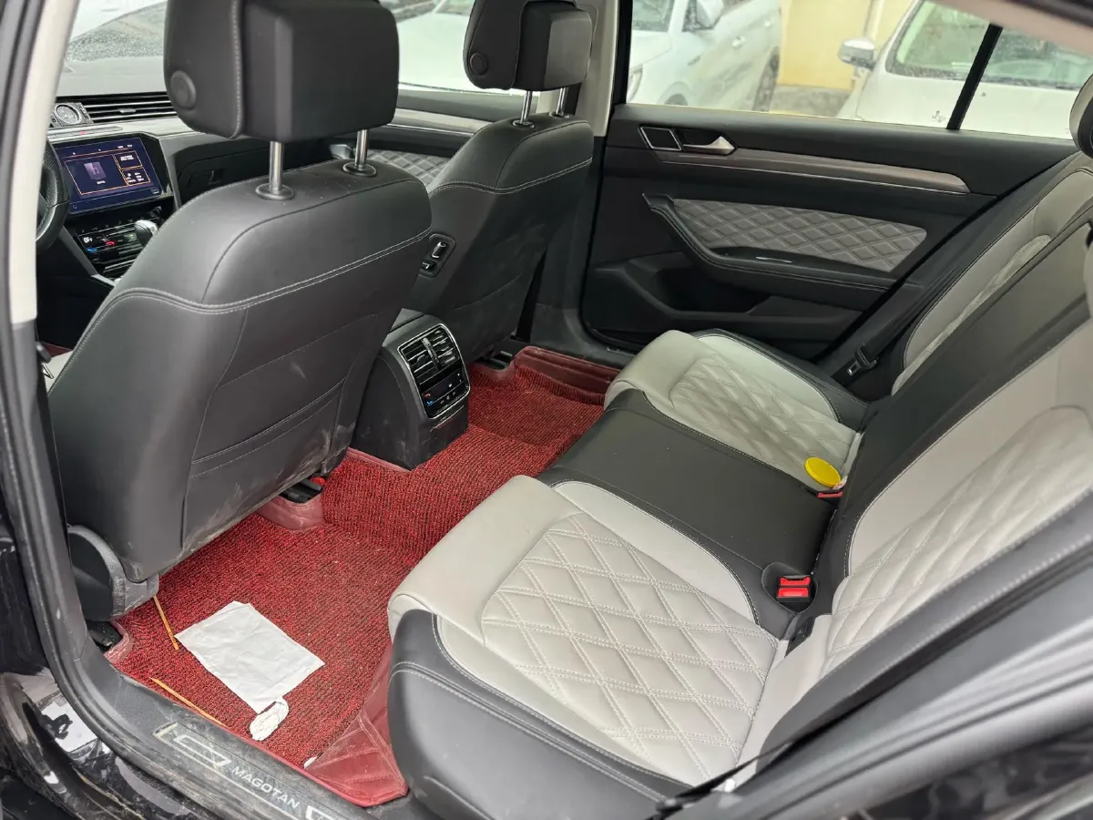 2023 Volkswagen Magotan 2.0T 186HP L4 7DCT,autocango,china used car exporter,china ev exporter,chinese used car exporter,chinese used ev exporter