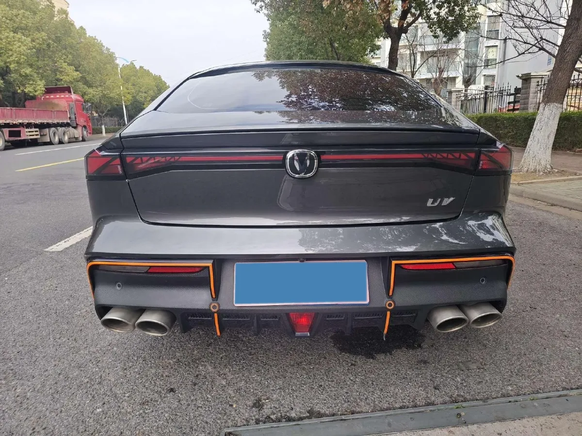 2023 ChangAn UNI-V 1.5T 188HP L4 7DCT,autocango,china used car exporter,china ev exporter,chinese used car exporter,chinese used ev exporter