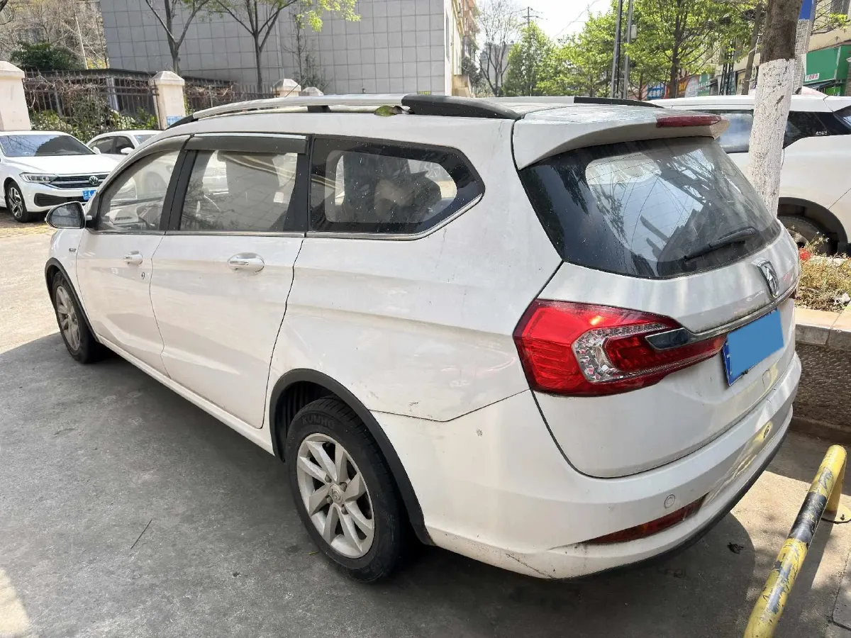 2017 BaoJun 310W 1.5L 112HP L4 6MT,autocango,china used car exporter,china ev exporter,chinese used car exporter,chinese used ev exporter
