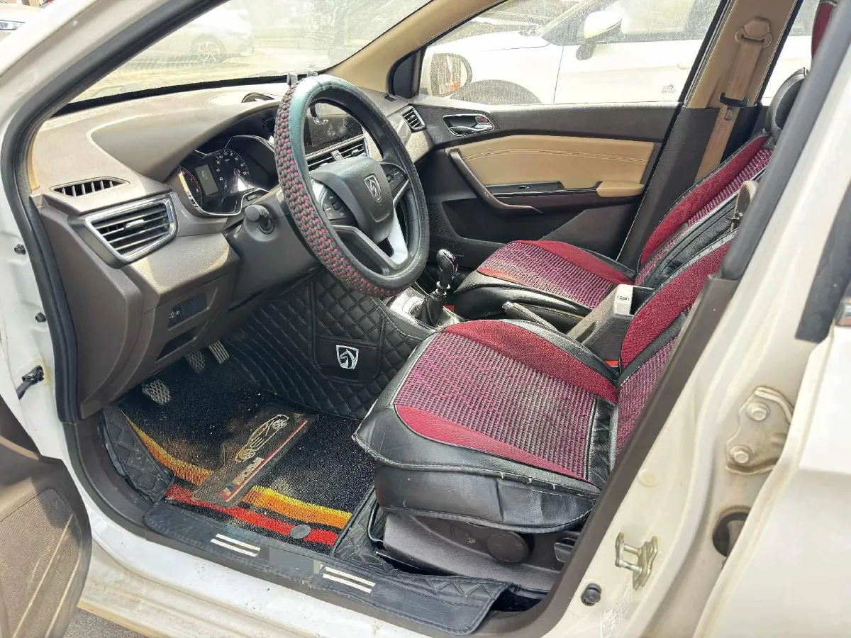 2017 BaoJun 310W 1.5L 112HP L4 6MT,autocango,china used car exporter,china ev exporter,chinese used car exporter,chinese used ev exporter