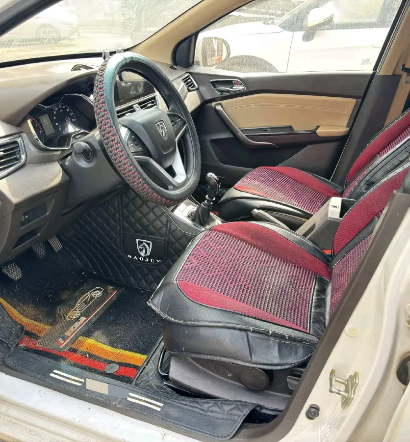 2017 BaoJun 310W 1.5L 112HP L4 6MT,autocango,china used car exporter,china ev exporter,chinese used car exporter,chinese used ev exporter