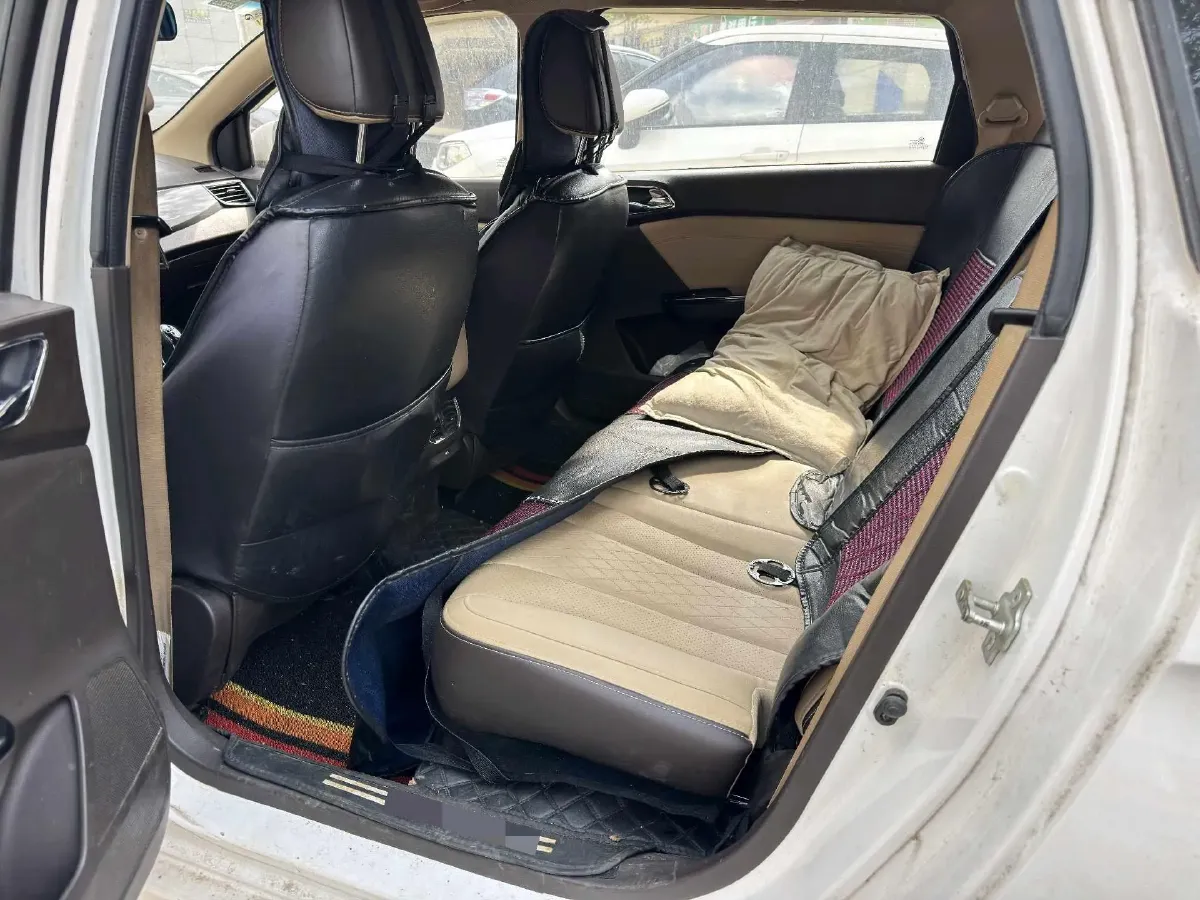 2017 BaoJun 310W 1.5L 112HP L4 6MT,autocango,china used car exporter,china ev exporter,chinese used car exporter,chinese used ev exporter