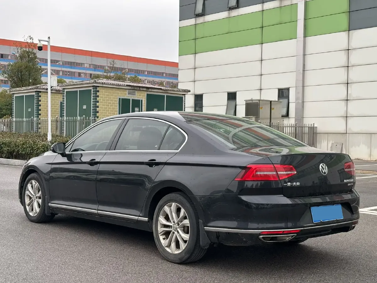 2019 Volkswagen Magotan 2.0T 186HP L4 7DCT,autocango,china used car exporter,china ev exporter,chinese used car exporter,chinese used ev exporter