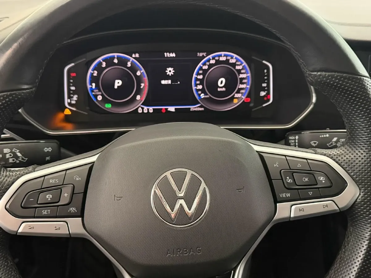 2021 Volkswagen Passat 2.0T 186HP L4 7DCT,autocango,china used car exporter,china ev exporter,chinese used car exporter,chinese used ev exporter