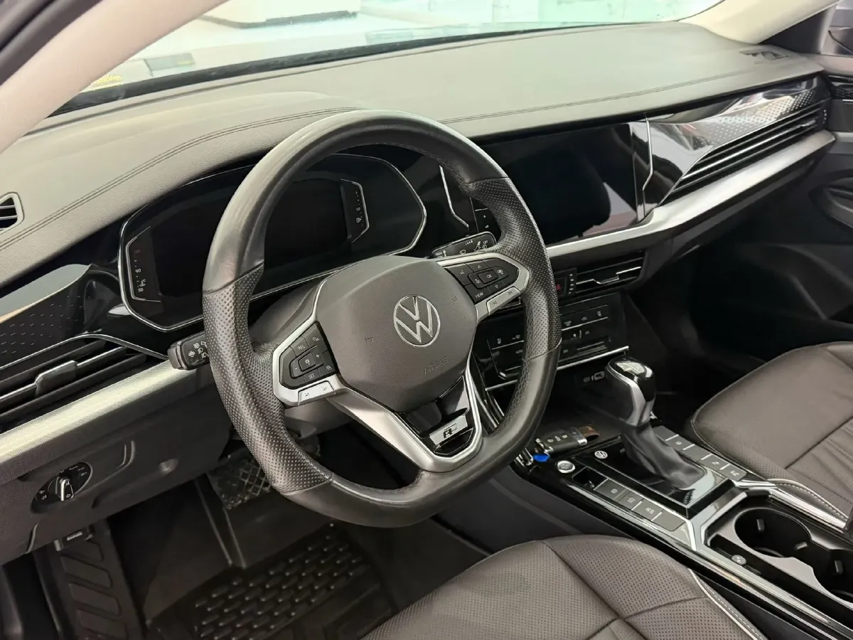 2021 Volkswagen Passat 2.0T 186HP L4 7DCT,autocango,china used car exporter,china ev exporter,chinese used car exporter,chinese used ev exporter