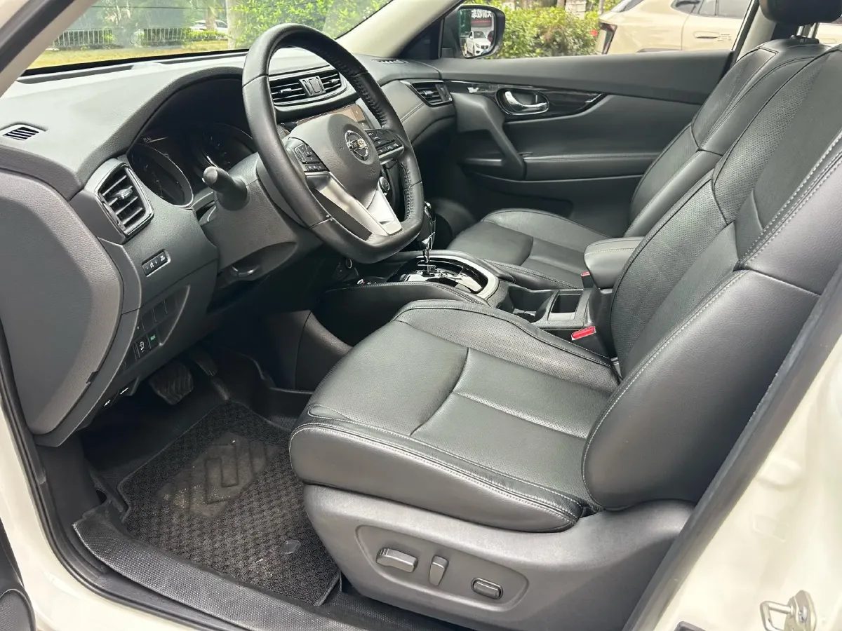 2020 Nissan X-Trail 2.0L 154HP L4 CVT,autocango,china used car exporter,china ev exporter,chinese used car exporter,chinese used ev exporter