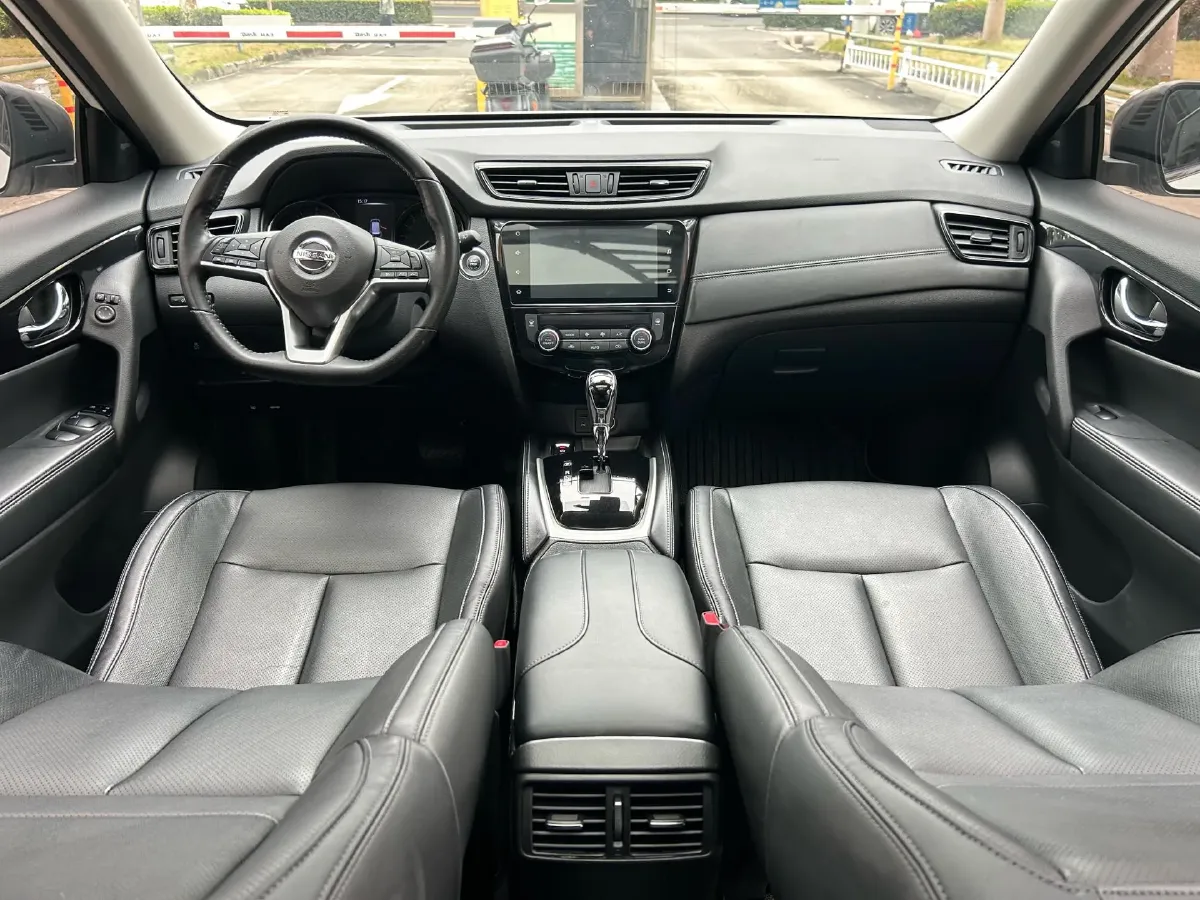 2020 Nissan X-Trail 2.0L 154HP L4 CVT,autocango,china used car exporter,china ev exporter,chinese used car exporter,chinese used ev exporter