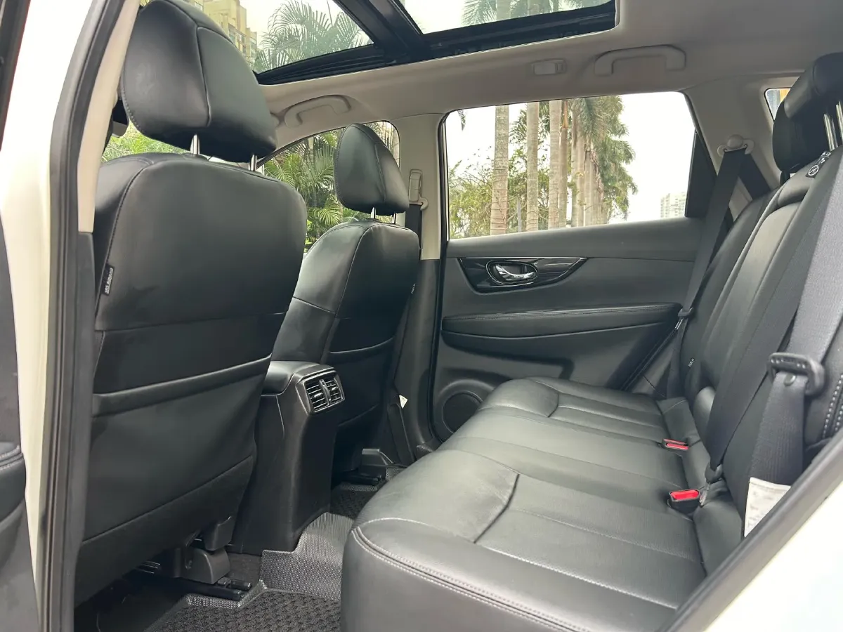 2020 Nissan X-Trail 2.0L 154HP L4 CVT,autocango,china used car exporter,china ev exporter,chinese used car exporter,chinese used ev exporter