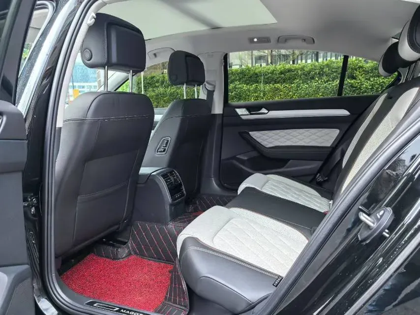 2025 Volkswagen Magotan 2.0T 186HP L4 7DCT,autocango,china used car exporter,china ev exporter,chinese used car exporter,chinese used ev exporter
