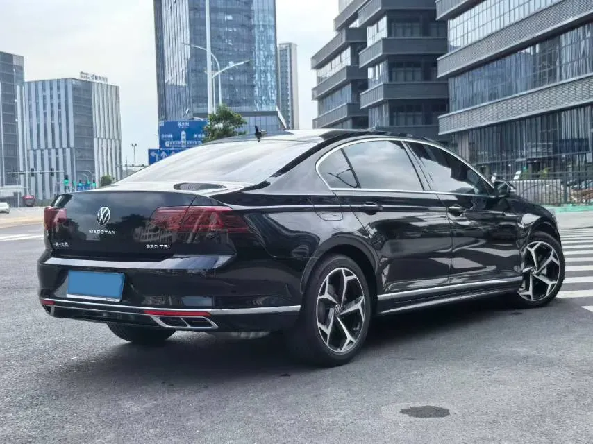 2025 Volkswagen Magotan 2.0T 186HP L4 7DCT,autocango,china used car exporter,china ev exporter,chinese used car exporter,chinese used ev exporter