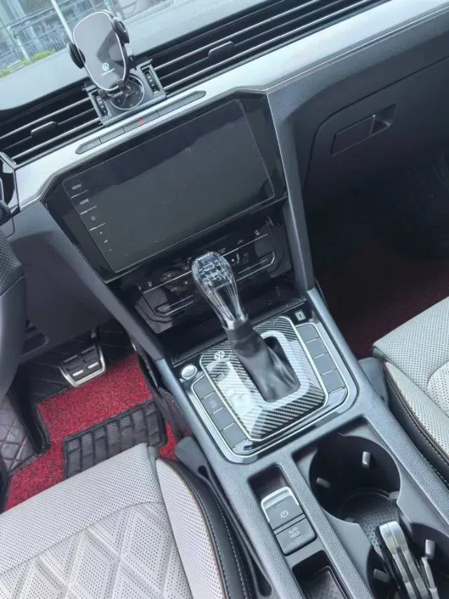 2025 Volkswagen Magotan 2.0T 186HP L4 7DCT,autocango,china used car exporter,china ev exporter,chinese used car exporter,chinese used ev exporter