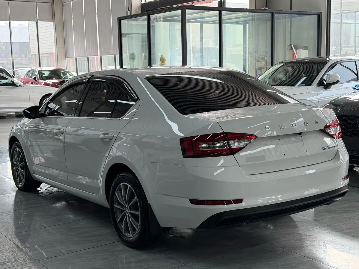 2021 Skoda Octavia 1.5L 113HP L4 6AT,autocango,china used car exporter,china ev exporter,chinese used car exporter,chinese used ev exporter
