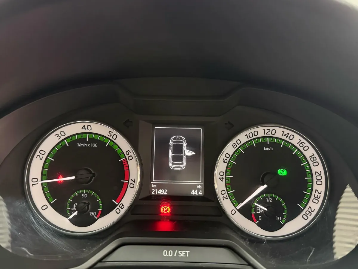 2021 Skoda Octavia 1.5L 113HP L4 6AT,autocango,china used car exporter,china ev exporter,chinese used car exporter,chinese used ev exporter