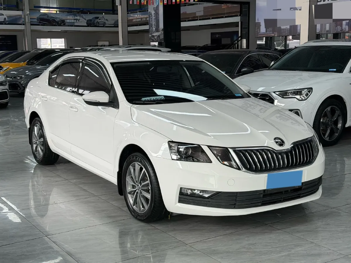 2021 Skoda Octavia 1.5L 113HP L4 6AT,autocango,china used car exporter,china ev exporter,chinese used car exporter,chinese used ev exporter