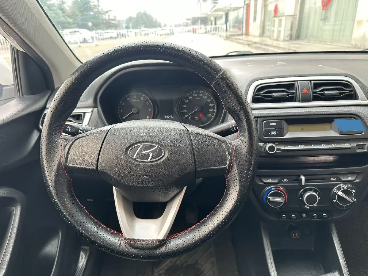 2017 Hyundai Reina 1.4L 95HP L4 5MT,autocango,china used car exporter,china ev exporter,chinese used car exporter,chinese used ev exporter