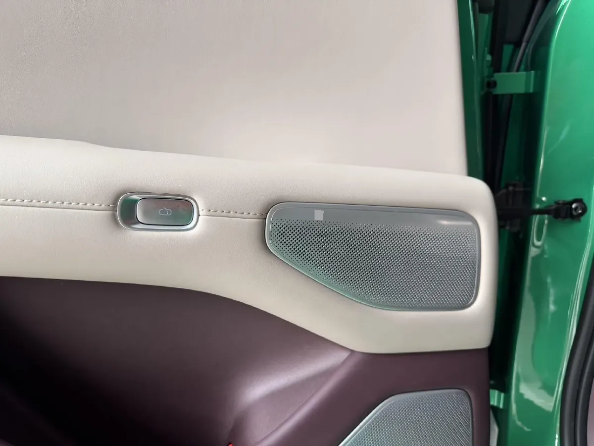 2025 MI YU7 BEV 101.7KWH,autocango,china used car exporter,china ev exporter,chinese used car exporter,chinese used ev exporter