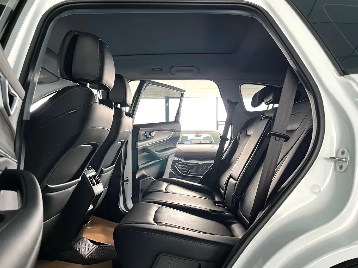 2022 ChangAn CS75 Plus 1.5T 178HP L4 6AT,autocango,china used car exporter,china ev exporter,chinese used car exporter,chinese used ev exporter