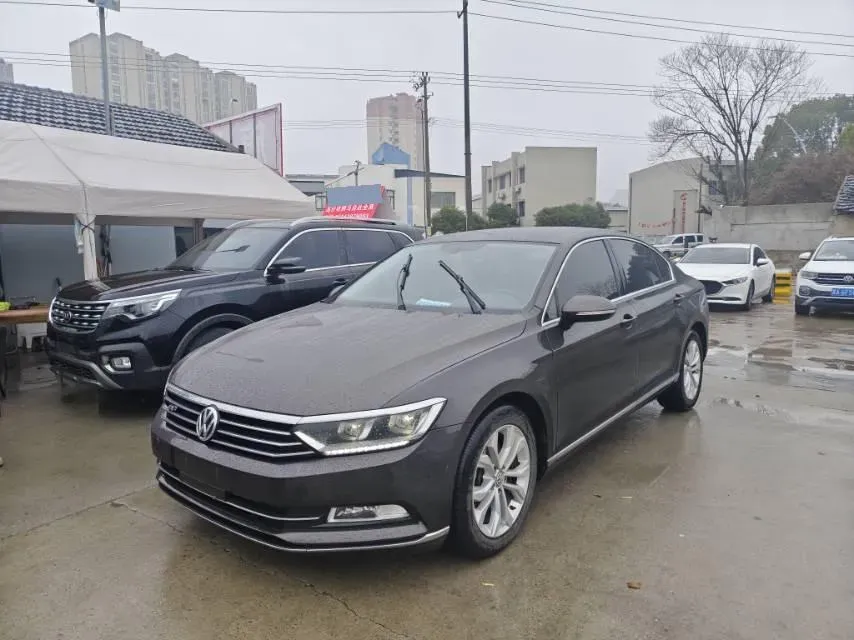 2018 Volkswagen Magotan 1.8T 180HP L4 7DCT,autocango,china used car exporter,china ev exporter,chinese used car exporter,chinese used ev exporter