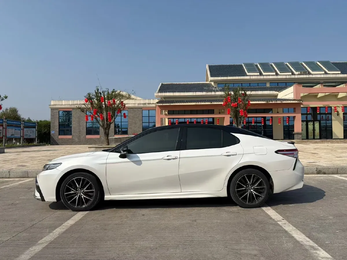 2021 Toyota Camry 2.5L 209HP L4 8AT,autocango,china used car exporter,china ev exporter,chinese used car exporter,chinese used ev exporter