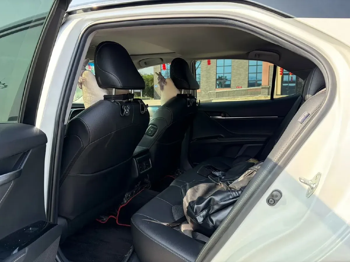 2021 Toyota Camry 2.5L 209HP L4 8AT,autocango,china used car exporter,china ev exporter,chinese used car exporter,chinese used ev exporter