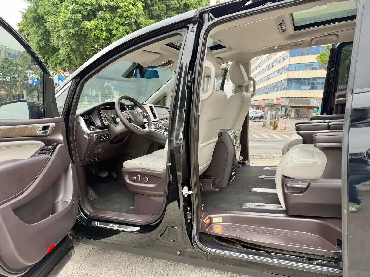 2021 GAC Trumpchi M8 2.0T 252HP L4 8AT,autocango,china used car exporter,china ev exporter,chinese used car exporter,chinese used ev exporter